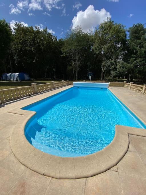Montierchaume Le Cabaret Paisible Avec Piscineヴィラ エクステリア 写真