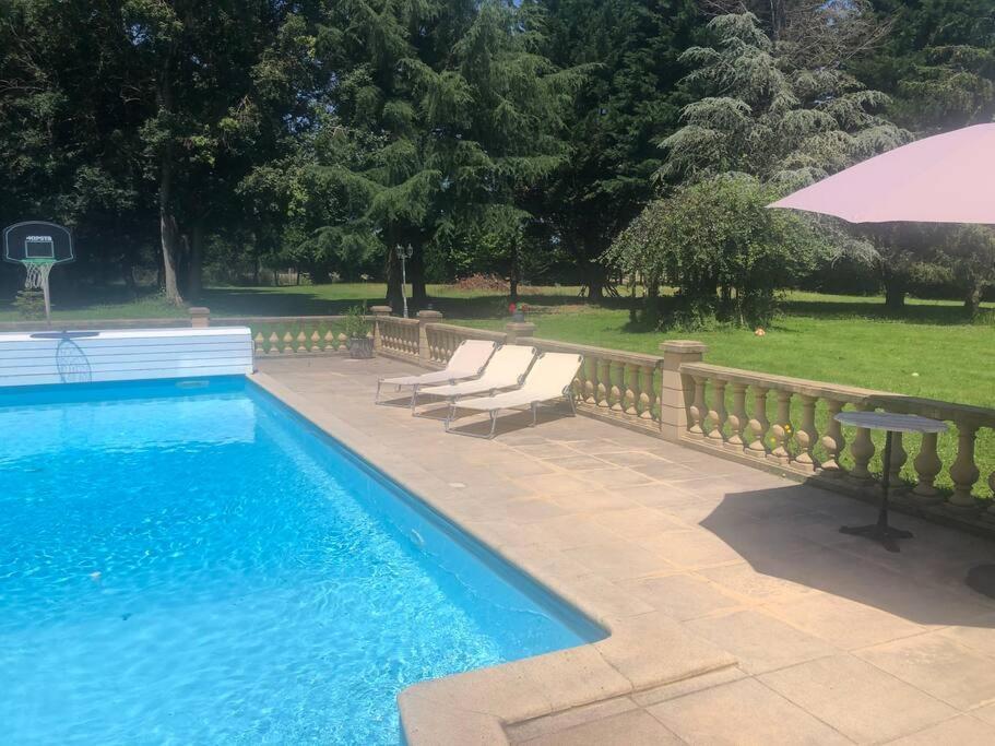 Montierchaume Le Cabaret Paisible Avec Piscineヴィラ エクステリア 写真